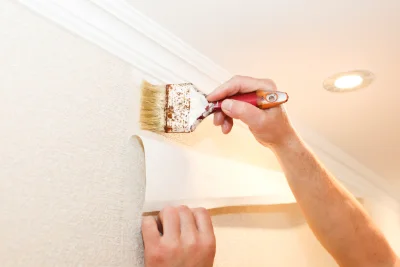 Pose de papier peint à Moularès — revêtements muraux et toiles de verre